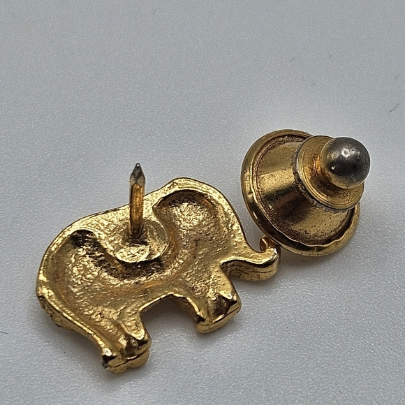VINTAGE Gold Tone Elephant Post Back Earrings and Small Scatter Pin Brooch - Picture 4 of 5